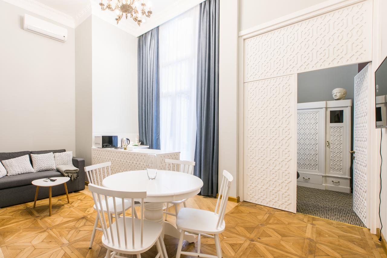 KuXoS Apartment On Machabeli Street Tbilisi Exterior foto